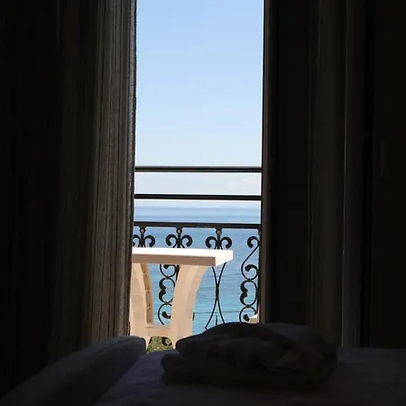 Michaela 3* Poros (Kefalonia)